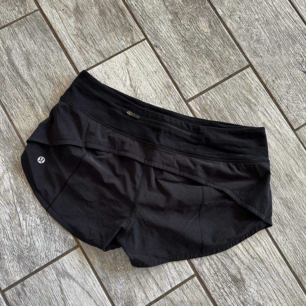 Lululemon align running shorts size 6 with back pocket and lined with undies